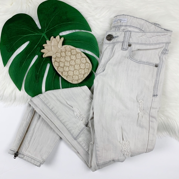 Rip Curl Off White Gray Denim Skinny Distressed Zippered Ankle Jeans Sz. 1 GUC! - Picture 1 of 8